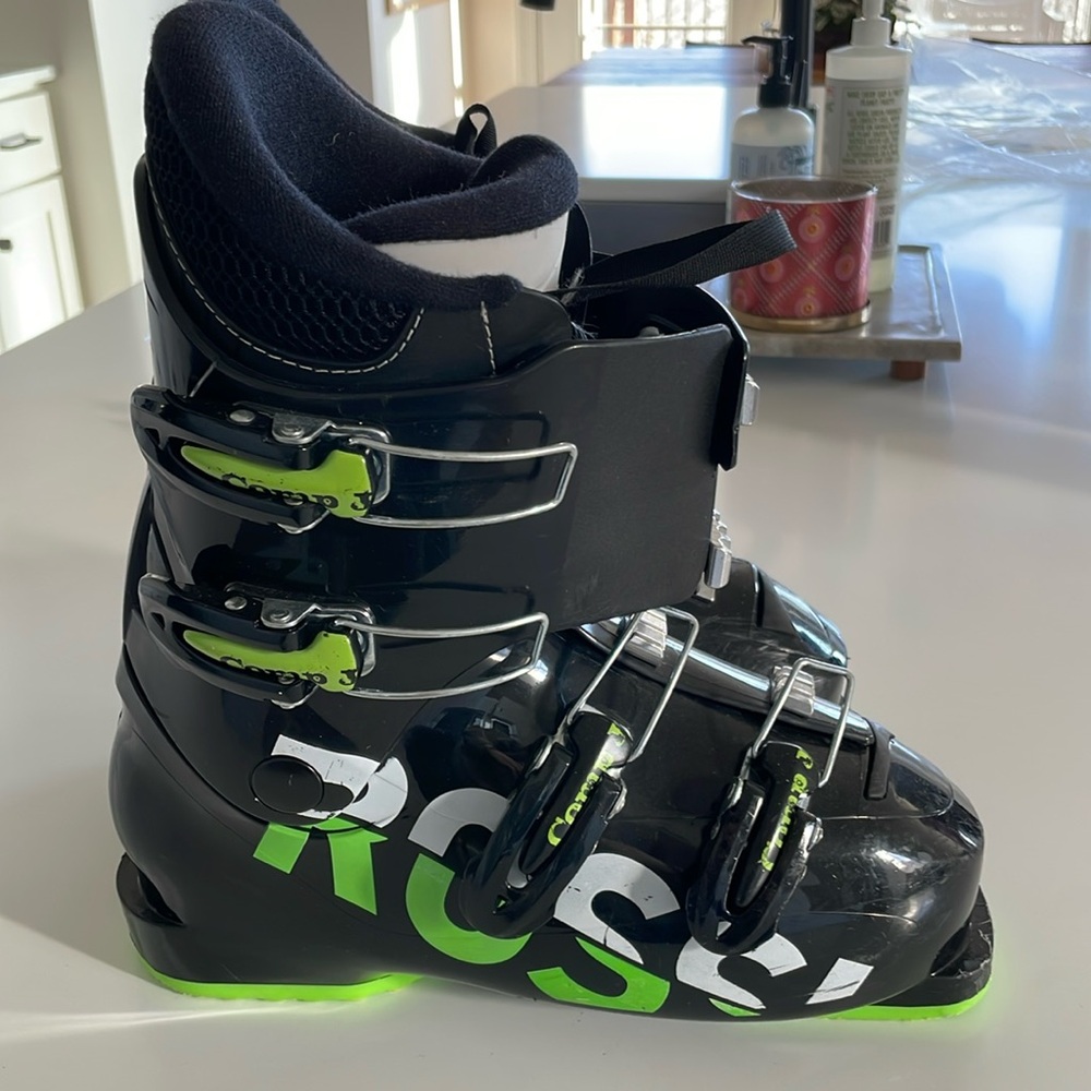 Like new Rossignol ski boots. Size 24.5, 285mm